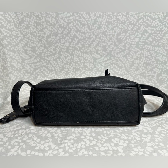 Jessica Simpson Noel Gold Grommets Cross-Body Bag - Picture 5 of 7